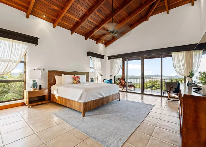 Infinity Pool With Ocean & Mountain Views Potrero (Guanacaste)